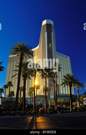 L'hôtel Mandalay Bay Casino au lever du soleil à Las Vegas, Nevada, USA Banque D'Images