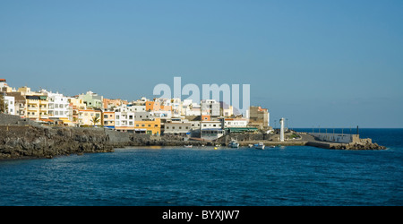 Port et la ville de Los Abrigos. Banque D'Images