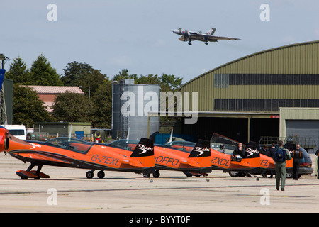 Vulcan bomber à aile delta en vol au dessus de RAF Lyneham Banque D'Images