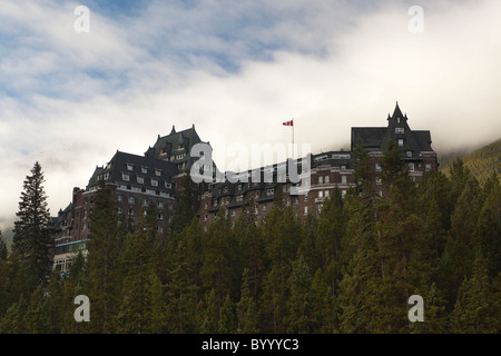 L'Hôtel Fairmont Banff Springs de Banff dans le Parc National Banque D'Images