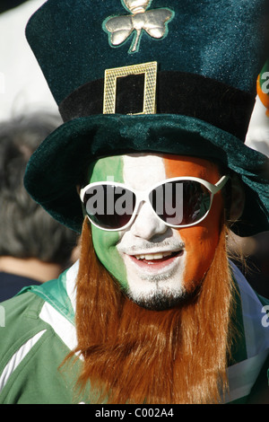 Fans de rugby à Rome pour le match des six nations l'Italie contre l'Irlande 2011 Banque D'Images