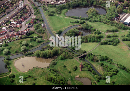 Les Dudley n° 2 Canal à l'entrée sud de tunnel à Netherton Moulin Fin Jonction avec moteur Cobbs Chambre. Banque D'Images