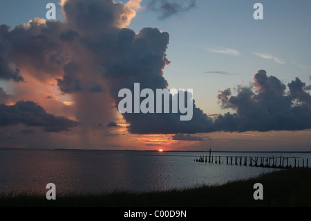 Coucher de soleil sur le golfe du Mexique, Saint-marc, Florida, USA Banque D'Images