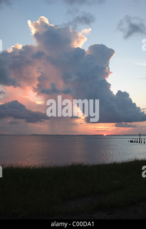 Coucher de soleil sur le golfe du Mexique, Saint-marc, Florida, USA Banque D'Images