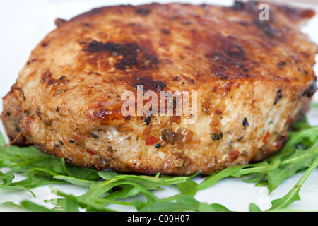 Steak juteux sur la Roquette Laitue Banque D'Images