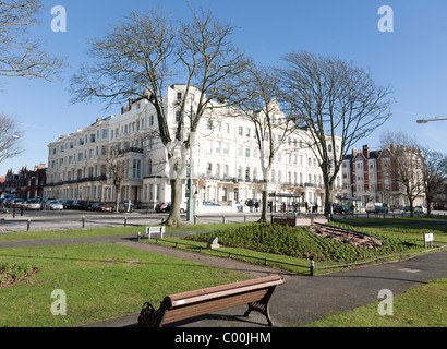 Belle architecture Victorienne, l'horloge florale en hiver sur Palmeira Square, Hove Banque D'Images