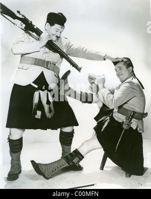 BONNIE SCOTLAND 1935 Hal Roach/MGM film avec Oliver Hardy Stan Laurel et à gauche Banque D'Images