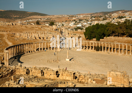 Le Forum ovale, Jerash, en Jordanie. Banque D'Images