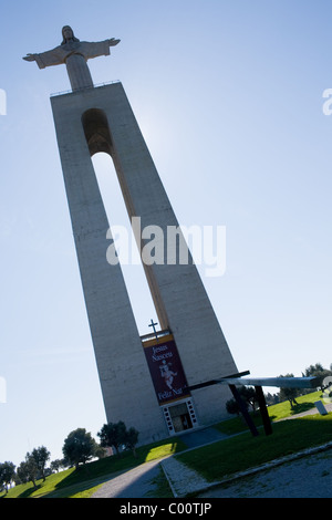 Cristo Rei, Christ Monument à Almada, dans l'ensemble du tage Lisbonne, Portugal Banque D'Images
