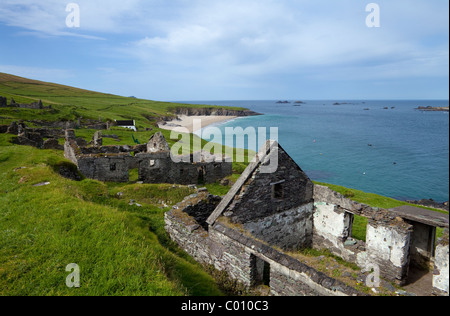 Évacués Chalets sur Great Blasket Island, les îles Blasket, Slea Head Off sur la péninsule de Dingle, comté de Kerry, Irlande Banque D'Images