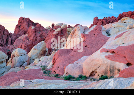 Le lever du soleil sur la vallée de feu State Park, Nevada Banque D'Images