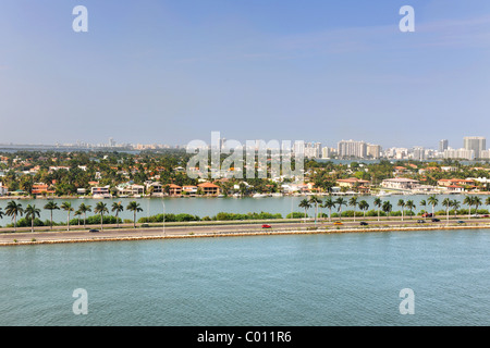 Vue aérienne de Miami avec Star Island in foreground Banque D'Images