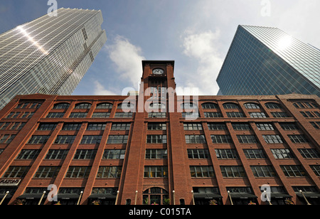 Vue depuis la rivière de Chicago vers la Reid Murdoch Centre, Boucle, Chicago, Illinois, États-Unis d'Amérique, USA Banque D'Images