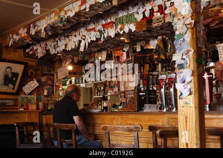 Pub à Shannonbridge, County Offaly, Leinster, République d'Irlande, Europe Banque D'Images