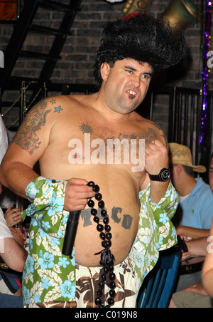 Dick's Last Resort est 'All Shook Up' pour le Roi du Rock N Roll Dick's Last Resort accueille Elvis Presley et Hommage Banque D'Images