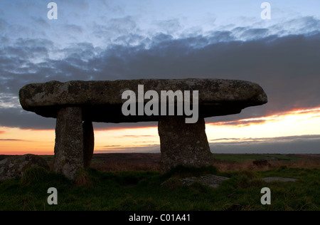 ' Lanyon Quoit une sépulture néolithique chambre funéraire près de Madron à West Cornwall, UK Banque D'Images