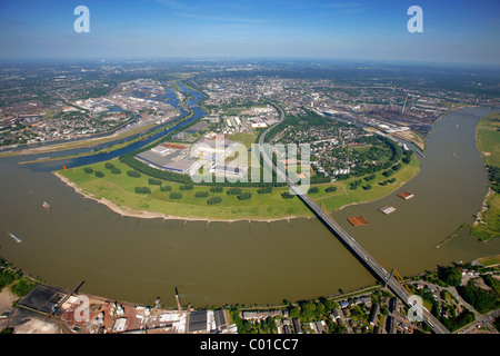 Vue aérienne, l'incurvation du Rhin, Beekerswerth, district de Thyssen Krupp steel plant, Rheinbruecke site bridge Banque D'Images