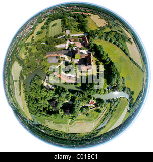 Vue aérienne, objectif fisheye, Schloss Heessen château, internat, château à douves, Hamm, Nordrhein-Westfalen, Germany, Europe Banque D'Images