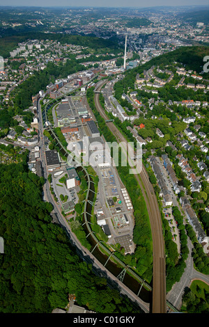 Vue aérienne, monorail suspendu, Bayer Werk plante, Friedrich-Ebert-Strasse, Selmaweg rue street, Bayer Schering Pharma AG Banque D'Images