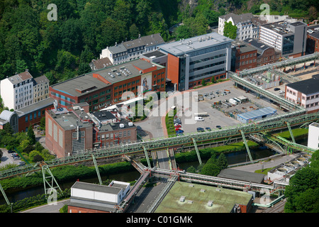 Vue aérienne, monorail suspendu, Bayer Werk plante, Friedrich-Ebert-Strasse, Selmaweg rue street, Bayer Schering Pharma AG Banque D'Images