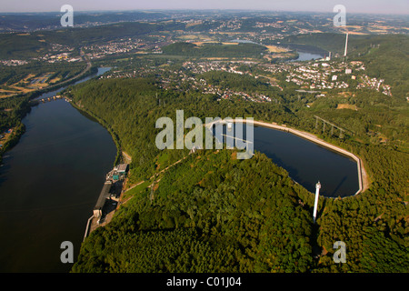 Vue aérienne, Koepchenwerk-pompé avec réservoirs de stockage administré par RWE, un Allemand Electric Power Company, la rivière Ruhr Banque D'Images