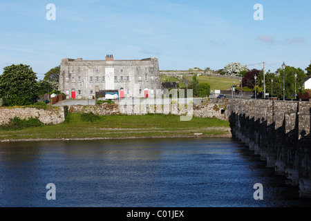 Vieux Fort Restaurant, rivière Shannon, Shannonbridge, County Offaly, Leinster, Irlande, Europe Banque D'Images