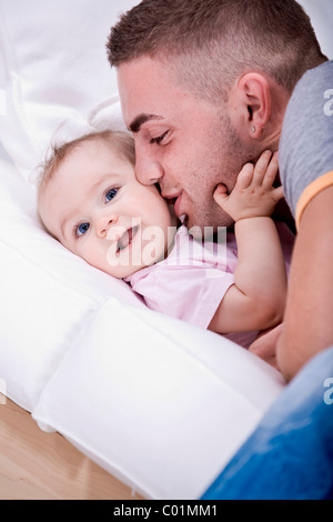 Jeune père avec bébé Banque D'Images