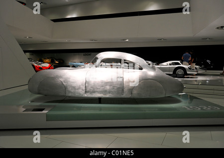 Type Porsche 64, construit en 1939, Porsche Museum 2009, Stuttgart, Bade-Wurtemberg, Allemagne, Europe Banque D'Images