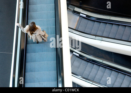 Escaliers mécaniques au centre commercial MyZeil, Frankfurt am Main, Hesse, Germany, Europe Banque D'Images