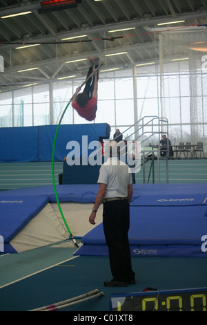 Du triple saut, Lee Valley Piste d'athlétisme, jeux d'Intérieur, Londres Banque D'Images