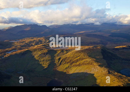 Vue aérienne de montagnes de Snowdonia en lumière du soir, près de Porthmadog, dans le Nord du Pays de Galles, UK, Royaume-Uni, GO, Grande-Bretagne, Banque D'Images