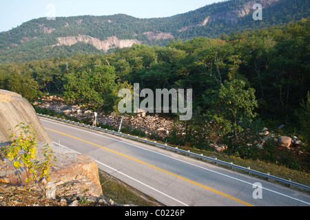 Comfort Inn & Suites Highway (route 112), qui est l'un des New England's Scenic Byways dans les Montagnes Blanches du New Hampshire, USA Banque D'Images