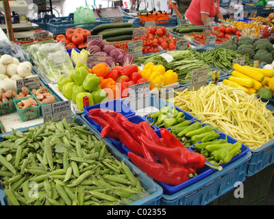 Les légumes du marché pour vendre au marché de Salzbourg Autriche Banque D'Images