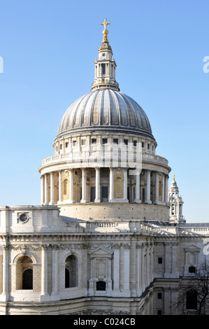 Ludgate Hill City de Londres monument historique de Sir Christopher Wren célèbre cathédrale St Paul église avec plate-forme d'observation publique England UK Banque D'Images