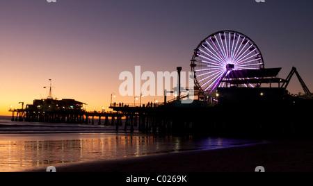 Grande roue solaire à Santa Monica Pier Banque D'Images