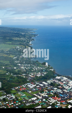 Image aérienne des zones côtières de Hilo, Big Island, Hawaii, USA Banque D'Images