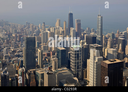 Vue sur le John Hancock Center, l'hôtel Trump International et le gratte-ciel 900 North Michigan, Chicago, Illinois Banque D'Images