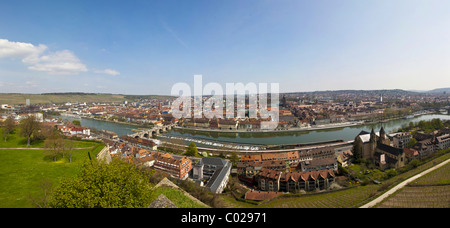 Voir à partir de la forteresse de Marienberg Wurtzbourg, rivière principale, l'Old Main Bridge, Wuerzburg, Franconia, Bavaria, Germany, Europe Banque D'Images