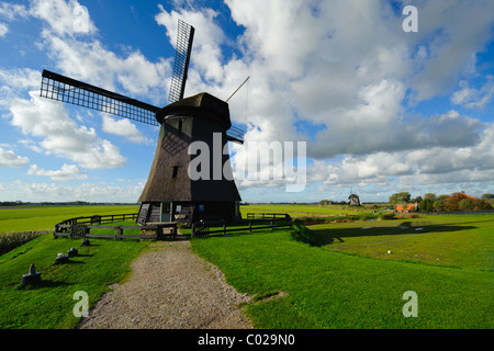 Beau paysage moulin à vent Aux Pays-Bas, Schermerhorn, Schermer, Hollande-sept. Banque D'Images