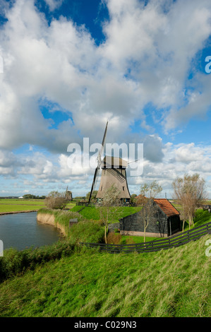 Beau paysage moulin à vent Aux Pays-Bas, Schermerhorn, Schermer, Hollande-sept. Banque D'Images