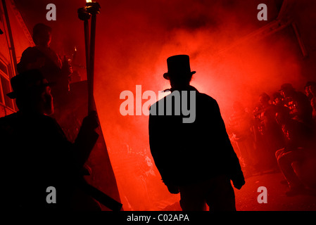 La fin de la fête et de défilés de nuit à Lewes Bonfire Night, East Sussex Banque D'Images