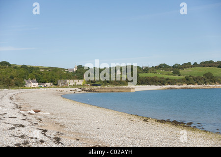 À l'Est de l''Anglesey sentier littoral près de l'église prieurale Penmon à Beaumaris Banque D'Images