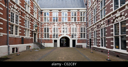 Oost-Indisch Huis, East India House sur le Kloveniersburgwal canal, Amsterdam, Hollande, Pays-Bas, Europe Banque D'Images