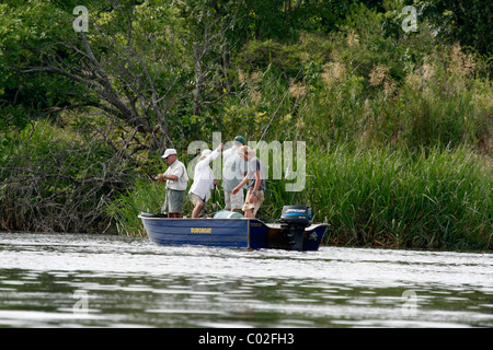 À partir d'un bateau de pêche sur le Nil au-dessous de l'Ouganda, Murchison Falls Banque D'Images
