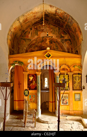 Intérieur de l'église byzantine de la métamorphose, Paliachora, Égine, Grec Iles Saroniques Banque D'Images