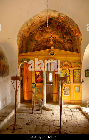 Intérieur de l'église byzantine de la métamorphose, Paliachora, Égine, Grec Iles Saroniques Banque D'Images