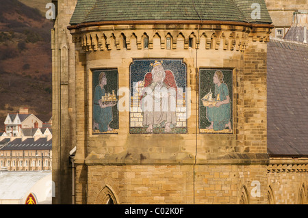 La mosaïque d'Archimedes sur la tour de l'ancien bâtiment du collège par George seddon architecte, Université d'Aberystwyth Wales UK Banque D'Images