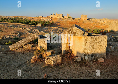 Ruine à byzantin le site archéologique de Serjilla, villes mortes, en Syrie, au Moyen-Orient, en Asie de l'Ouest Banque D'Images