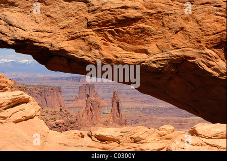 Mesa Arch dans Canyonlands National Park, rock formation, Île dans le ciel, près de Moab, États-Unis Banque D'Images