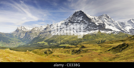 Vue panoramique sur le Massif de Jungfrau avec Wetterhorn, Schreckhorn, Eiger, Mönch et Jungfrau, Canton de Berne Banque D'Images